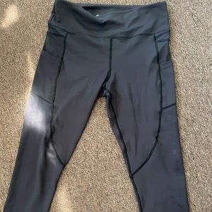 Light and tight leggings